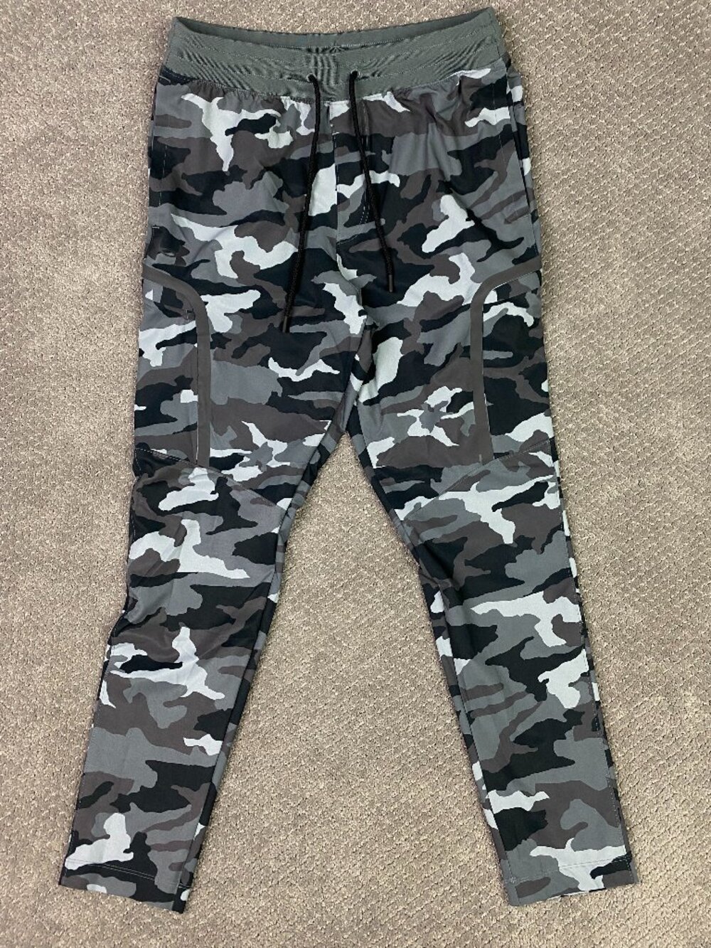 Under Armour Sportstyle Elite Camo Cargo Joggers Pants Mens Large Gray 1373869